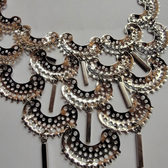 Sarah Coventry Charisma Vintage Silver tone Chandelier Necklace EUC - Picture 4 of 6